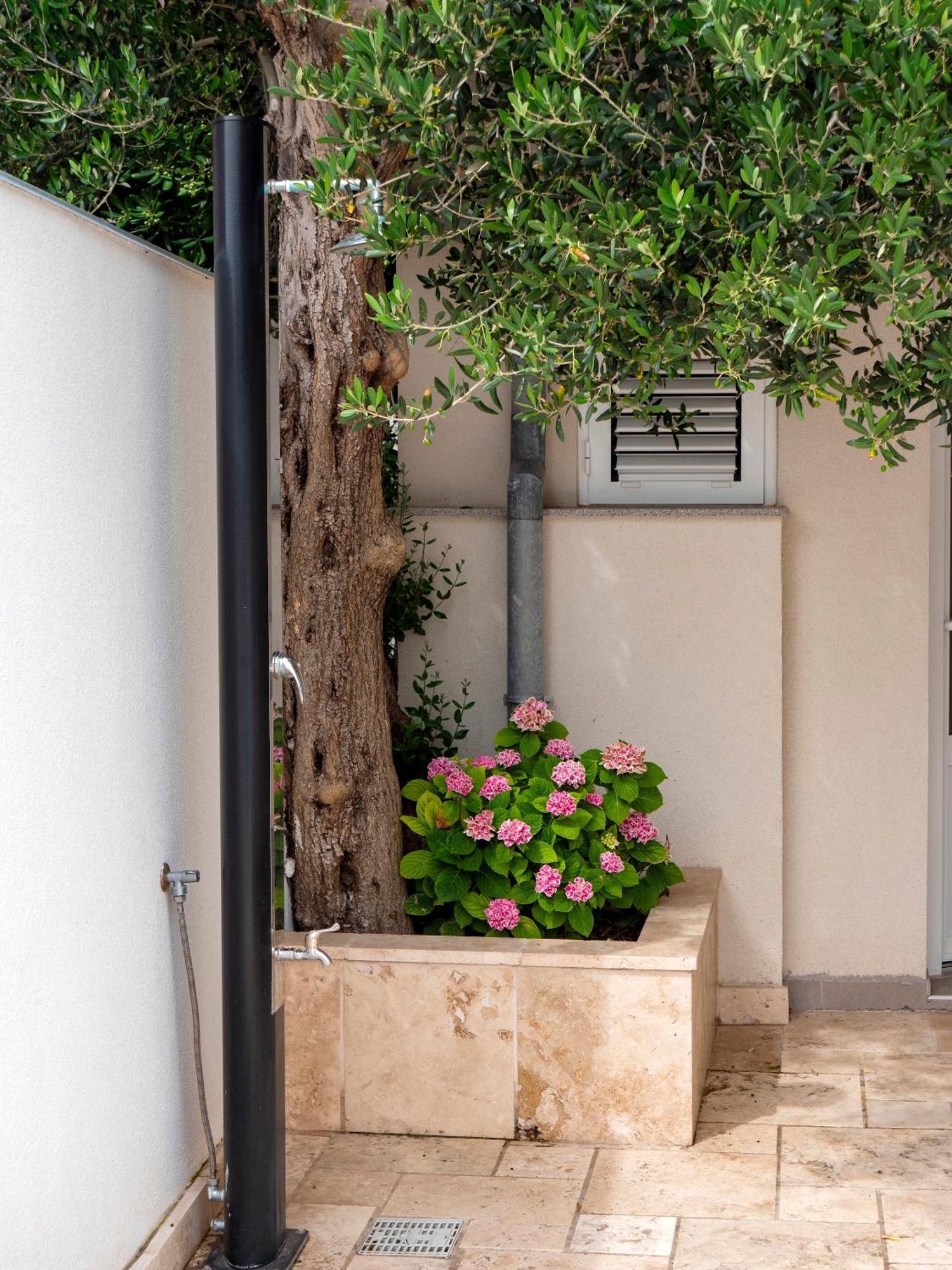 Haus Helga Apartment Rab Town Exterior photo