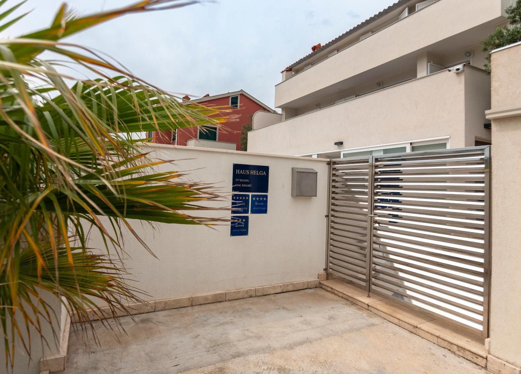 Haus Helga Apartment Rab Town Exterior photo